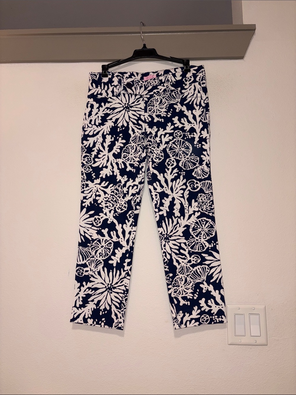Lilly Pulitzer Printed Resort Capri Pants SZ 4 VGUC